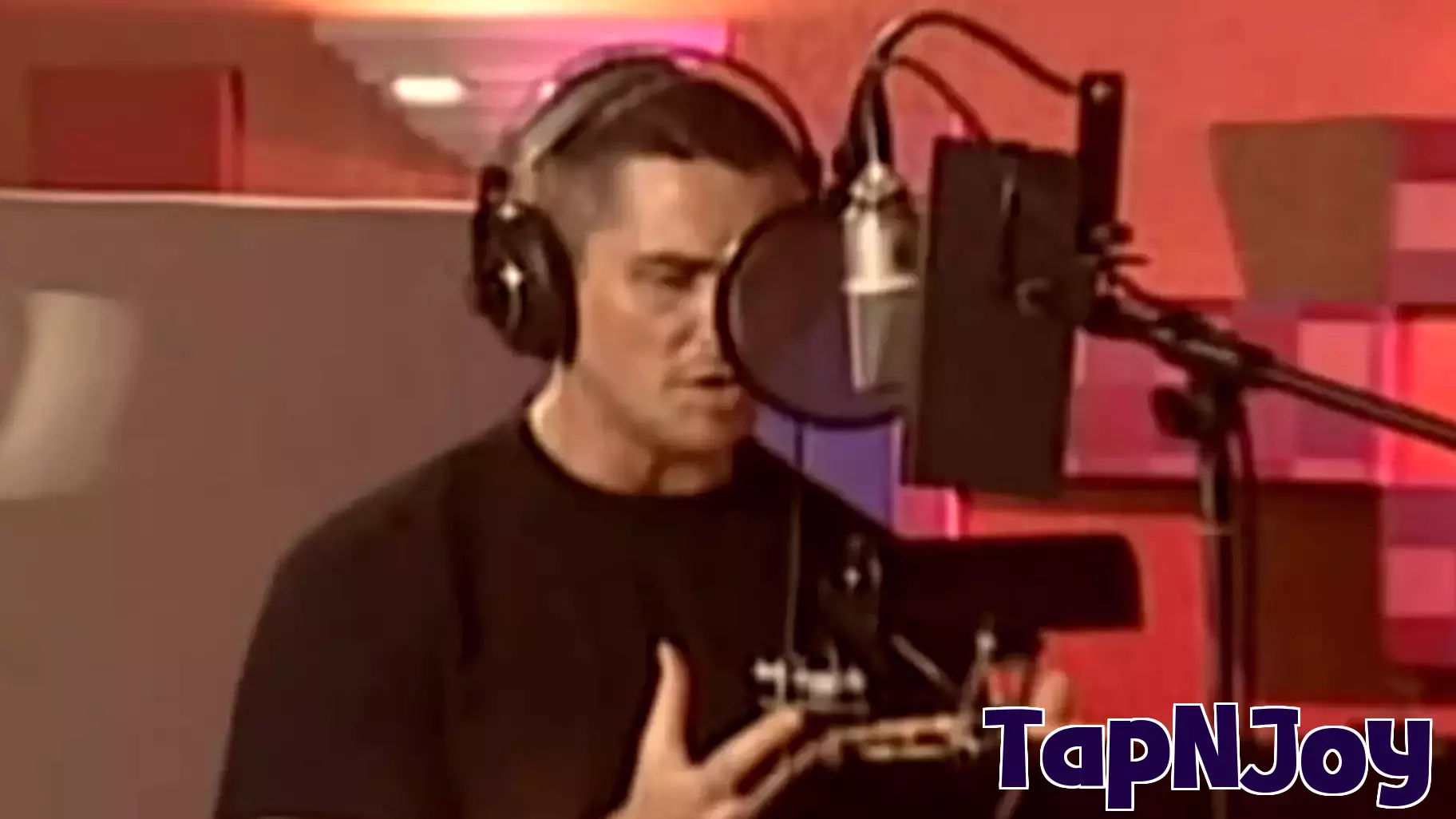 ‘TELL ME ABOUT THE RABBITS!’ Watch the ‘Batman Begins’ Cast Record Lines for the Video Game